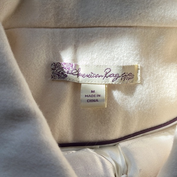 NWOT Women’s Ivory Peacoat (US M) - Picture 9 of 10